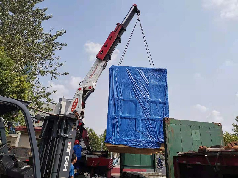 重型設(shè)備吊裝搬運(yùn)