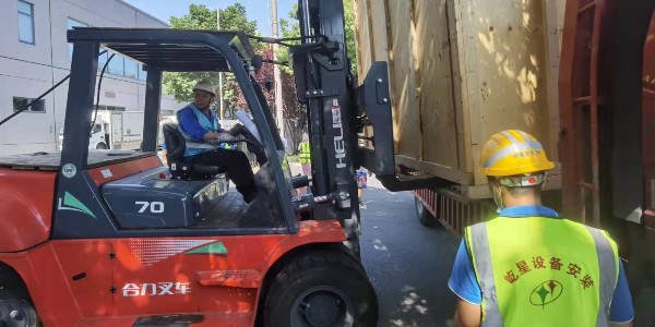 上海工廠生產(chǎn)設備安裝選擇設備安裝公司時需要注意什么