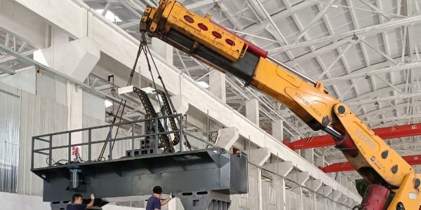 上海廠房設(shè)備吊裝公司哪家好？怎么判斷廠房設(shè)備吊裝專不專業(yè)？