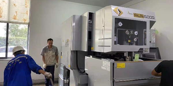 大型工業(yè)設備搬運需要用到哪些設備？大型吊裝公司為您講解