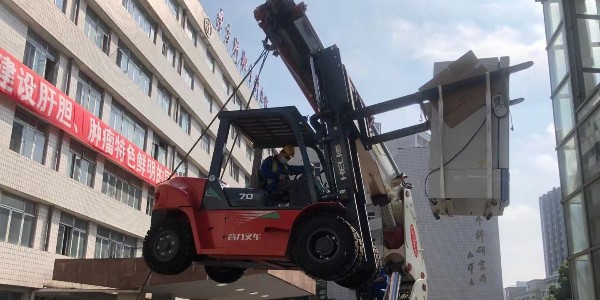 精密設備搬運哪家好？精密設備的搬運過程中需要注意些什么？