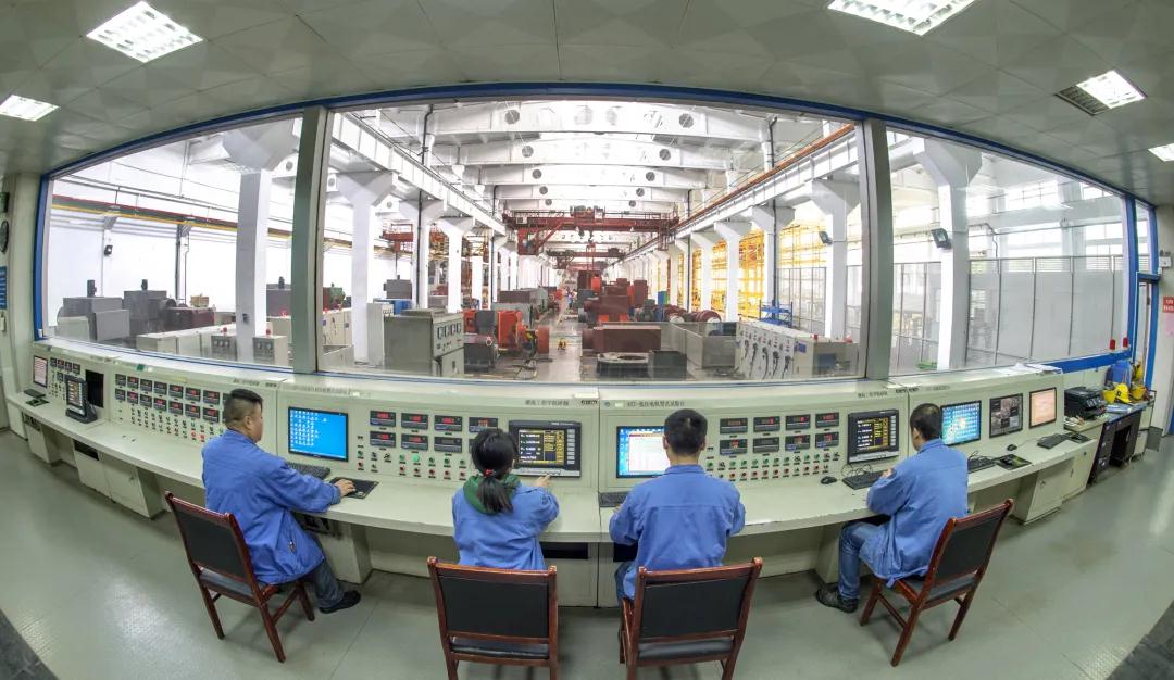 湘電股份 打造創新驅動新引擎 做“全電化”研發領跑者.jpg 湘電股份 打造創新驅動新引擎 做“全電化”研發領跑者.jpg